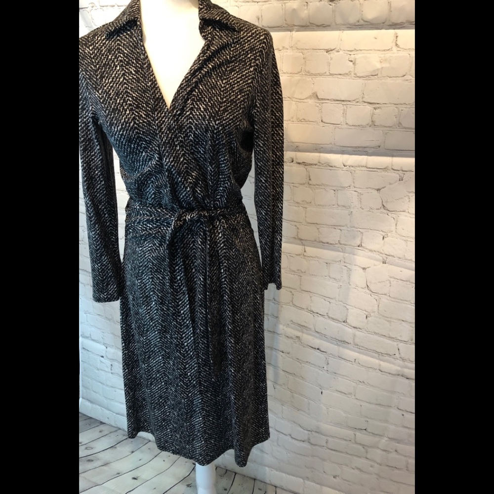 Ann Taylor 6 Black/white Feaux Wrap Dress